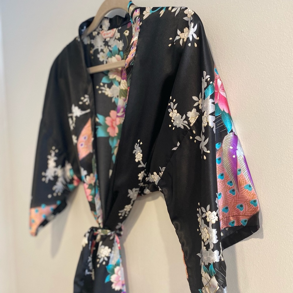 Black silky kimono bird peacock print bathrobe